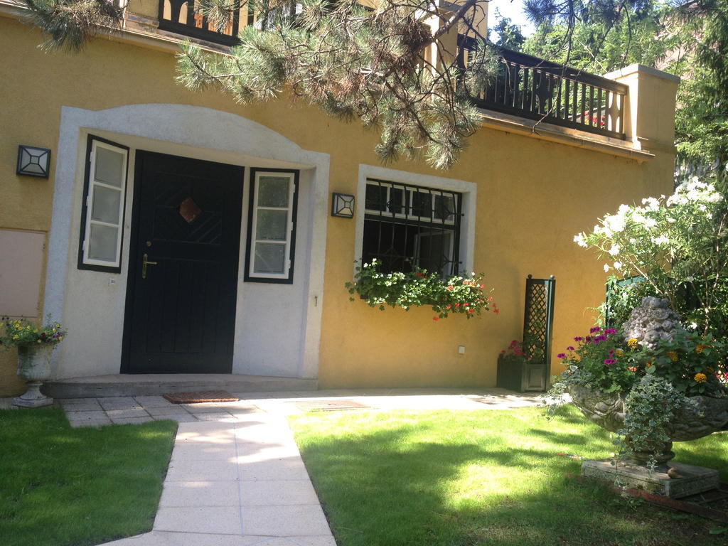 Appartement Exquisites Gartenapartment In Eleganter Jugendstilvilla *